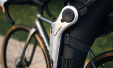 《流浪地球2》同款“机甲”上市！穿戴后轻松爬10楼