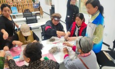 枣庄市中：龙山路街道巧手制艾锤 温情满社区