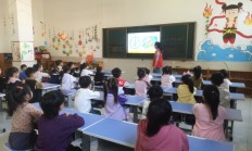 枣庄市中：龙山路街道老车站社区开展“粒粟藏珍意，共凝‘食’光暖”世界粮食日主题活动