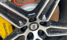 刹车盘生锈不用怕!小米YU7配备主/被动两种除锈功能