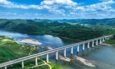 
        		最短间隔5分钟！这条高铁变成了“公交” !	