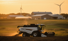 国内首个“农业种植综合大模型”发布 网友：像极了QQ农场